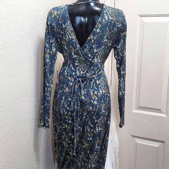 Jessica Simpson Martenity Printed Maxi Dress - Picture 2 of 7